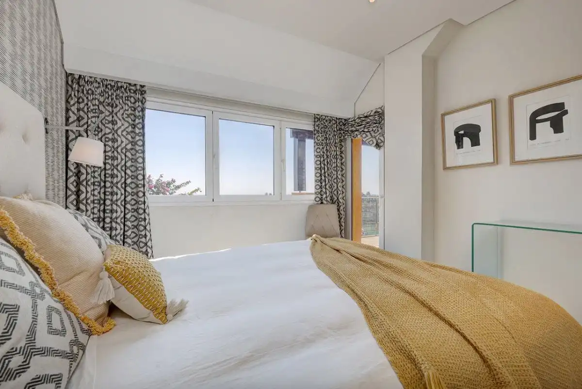 Schlafzimmer von Wohnungen zur Miete in Sotogrande mit Klimaanlage, Heizung und Terrasse
