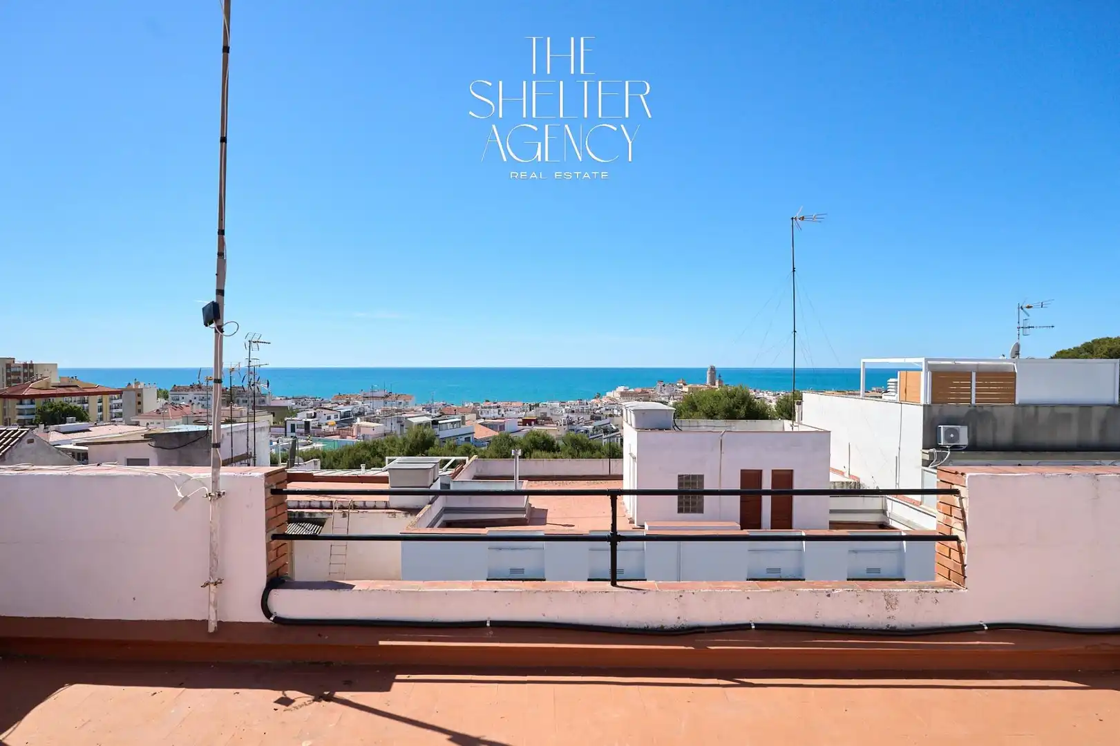 Vista exterior de Ático en venta en Sitges con Calefacción y Terraza