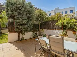 Terraza de Casa adosada en venta en Sant Cugat del Vallès con Aire acondicionado, Calefacción y Jardín privado