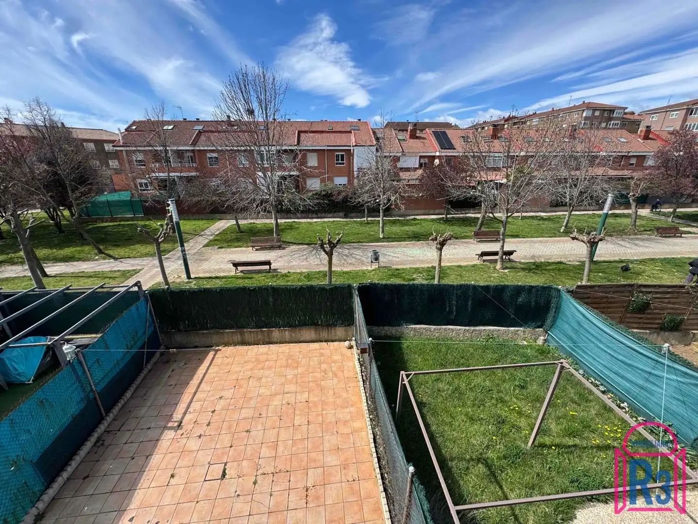 Außenansicht von Einfamilien-Reihenhaus zum Verkauf in San Andrés del Rabanedo mit Heizung und Privatgarten