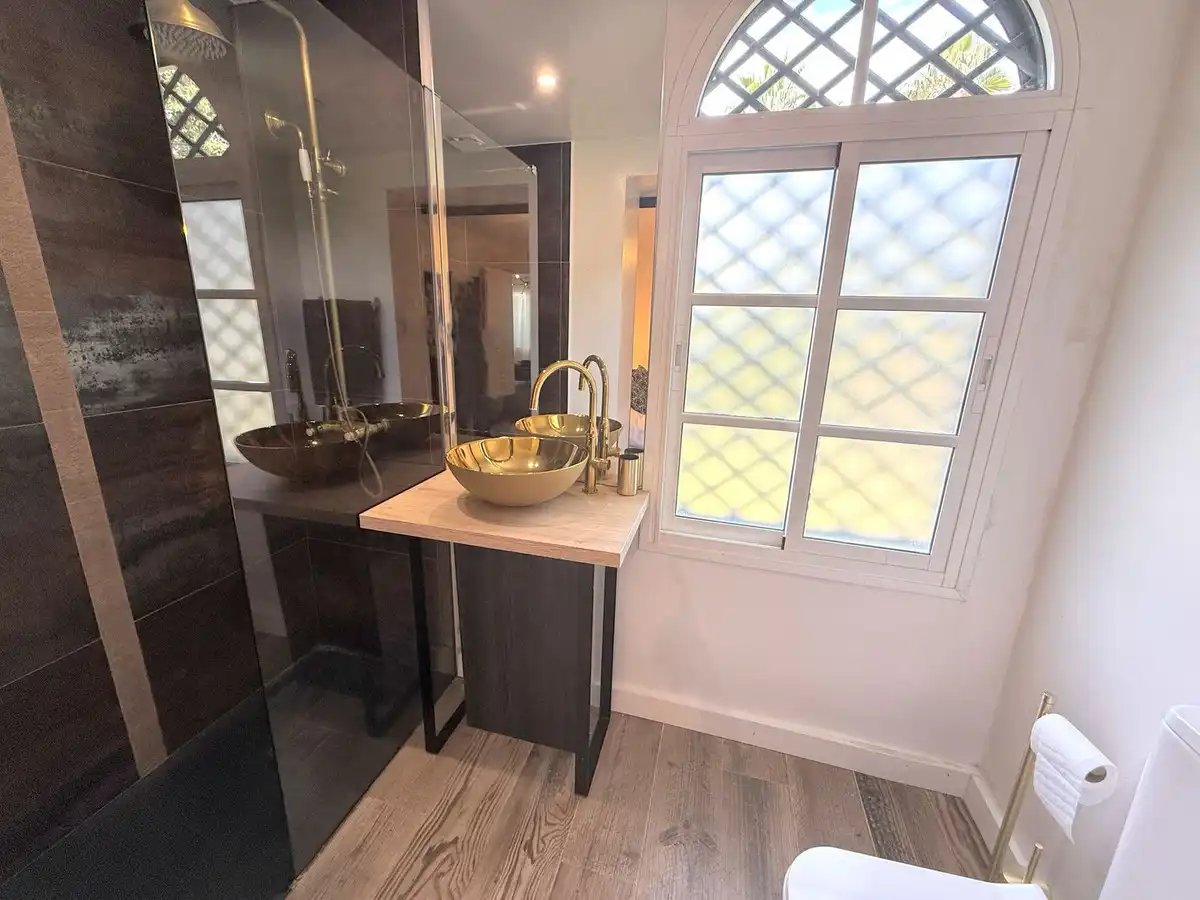 Bathroom of Detached homes for rent in Marbella  with Air Conditioner, Heating and Private garden