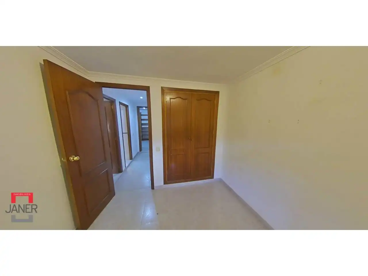 Dormitori de Casa o xalet en venda en Tomares amb Aire condicionat, Jardí privat i Terrassa