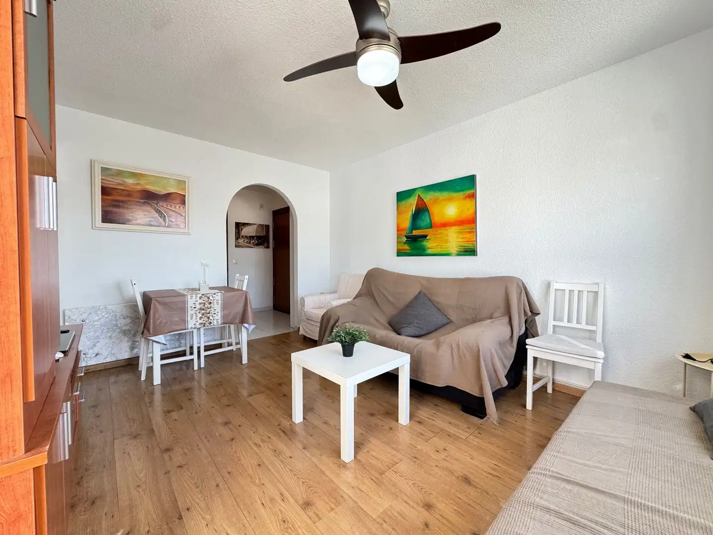 Sala d'estar de Apartament en venda en Torrox amb Terrassa, Moblat i Piscina comunitària