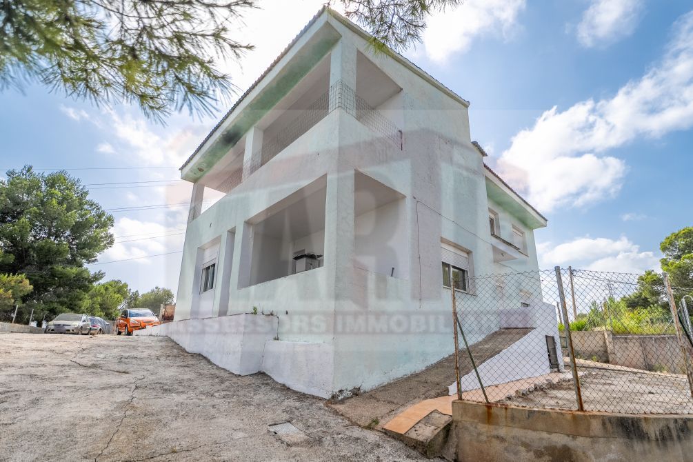 Vista exterior de Casa o xalet en venda en Castellvell del Camp amb Terrassa, Traster i Balcó