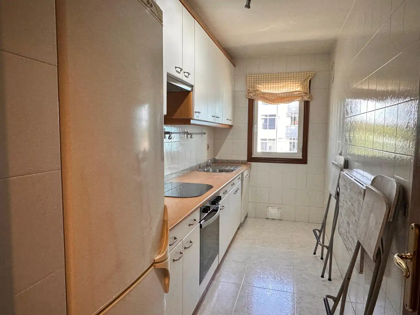 Kitchen of Duplexes for rent in Santiago de Compostela   with Heating, Parquet flooring and Oven