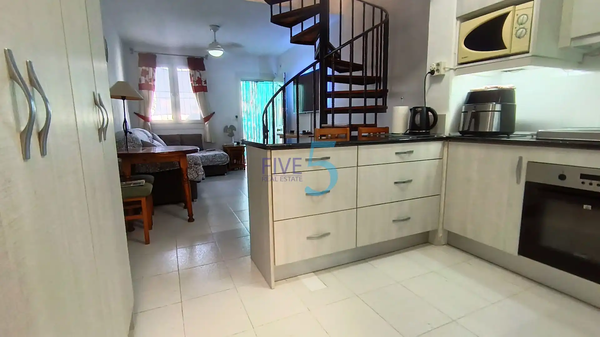 Cocina de Casa adosada en venta en Torrevieja con Aire acondicionado, Calefacción y Terraza