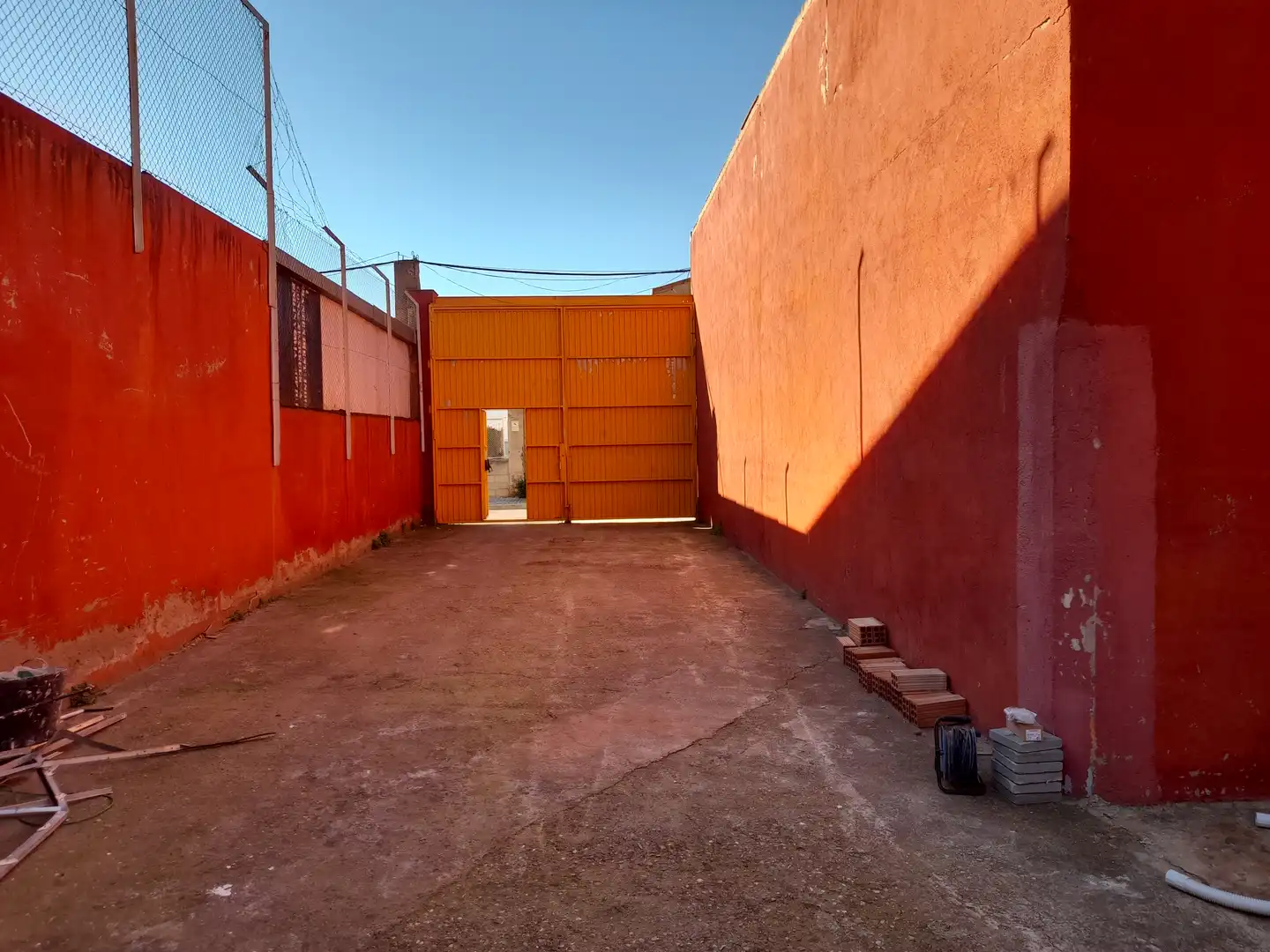 Exterior view of Industrial buildings for rent in Barberà del Vallès