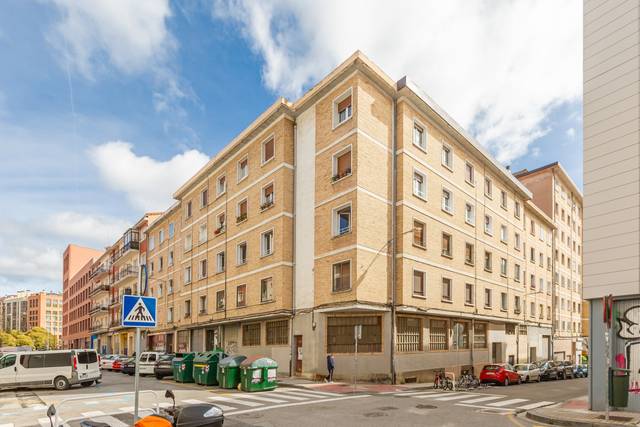 Local comercial en Venta en Pamplona-Iruña - calle Rio Ega, 15 en Azpilañaga