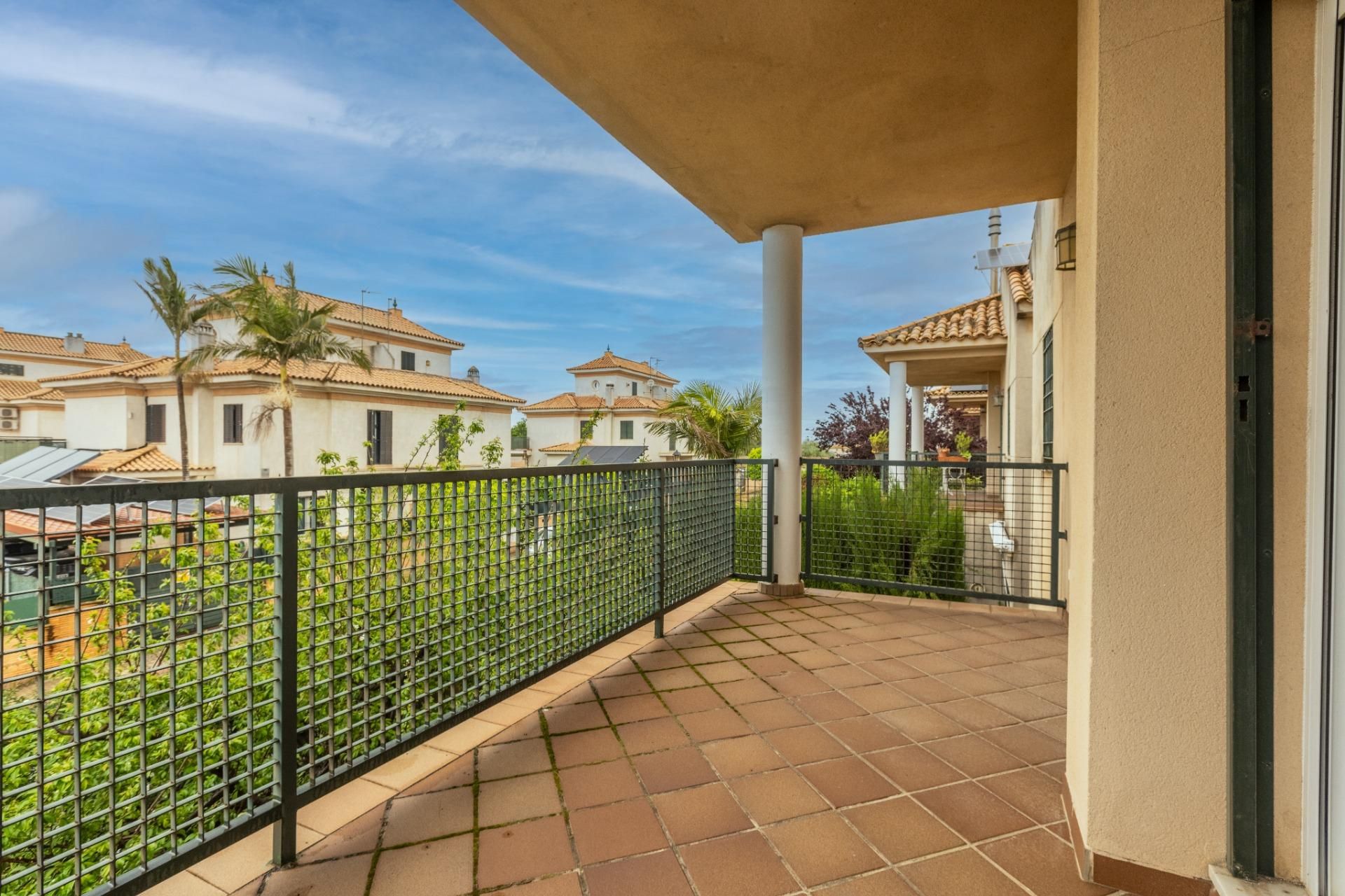 Terrassa de Casa adosada en venda en Gines amb Aire condicionat, Calefacció i Jardí privat