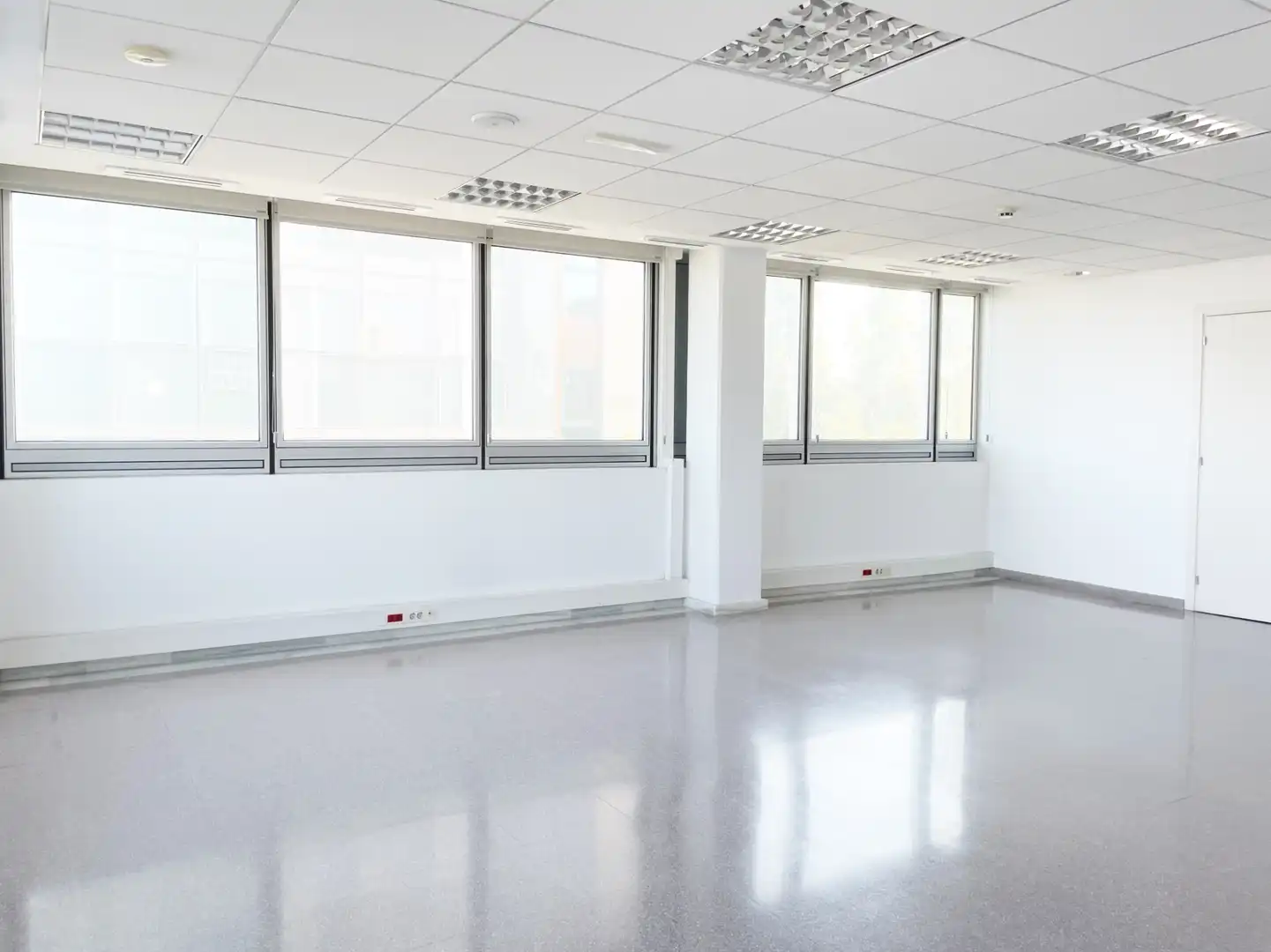 Büro zur Miete in Granollers mit Klimaanlage, Heizung und Abstellraum