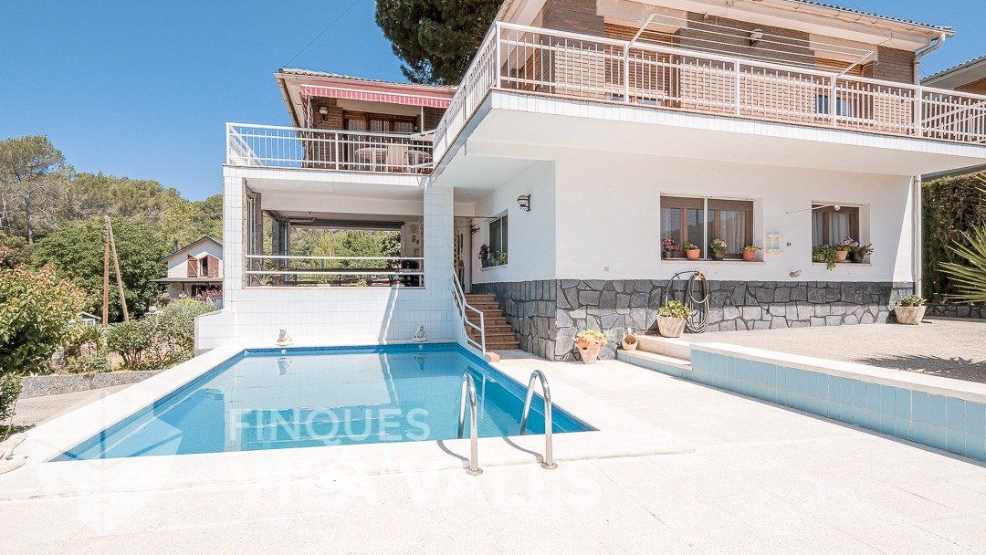Piscina de Casa o xalet en venda en Lliçà d'Amunt amb Calefacció, Jardí privat i Terrassa