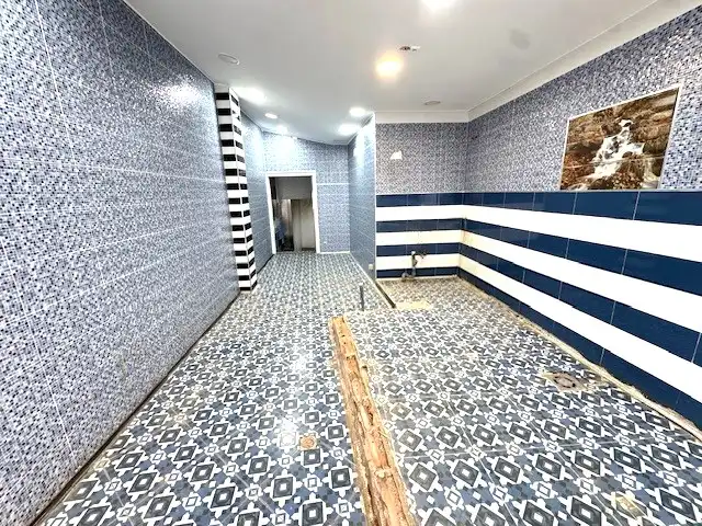 Bathroom of Commercial properties for rent in Girona