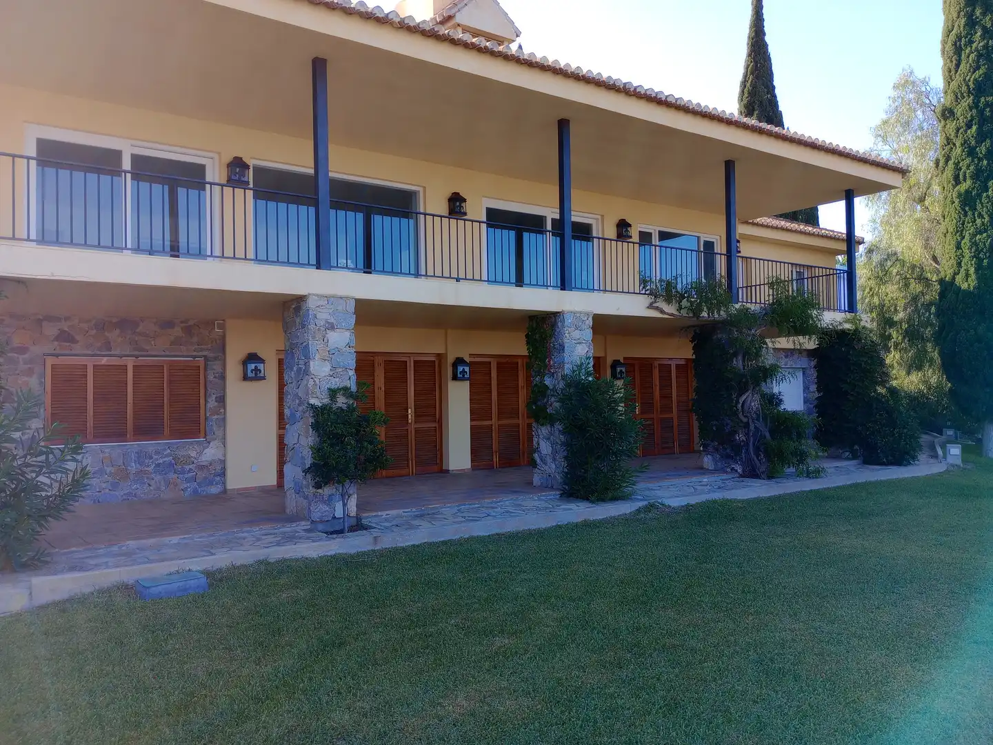 Vista exterior de Casa o xalet de lloguer en Almuñécar amb Aire condicionat, Calefacció i Terrassa