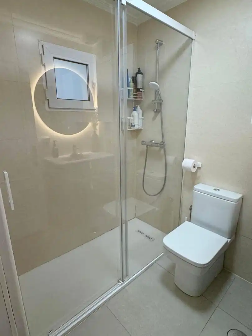 Baño de Casa adosada en venta en Torrelavega  con Calefacción, Terraza y Balcón