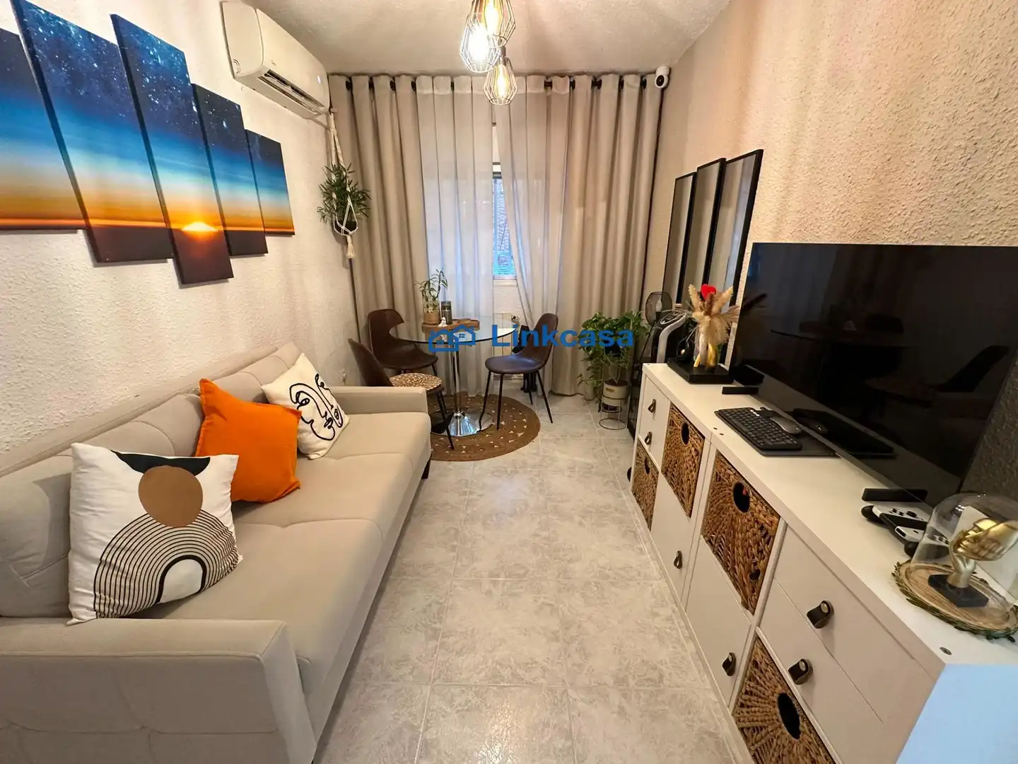 Living room of Flat for sale in Madrid  with Air Conditioner and Heating
