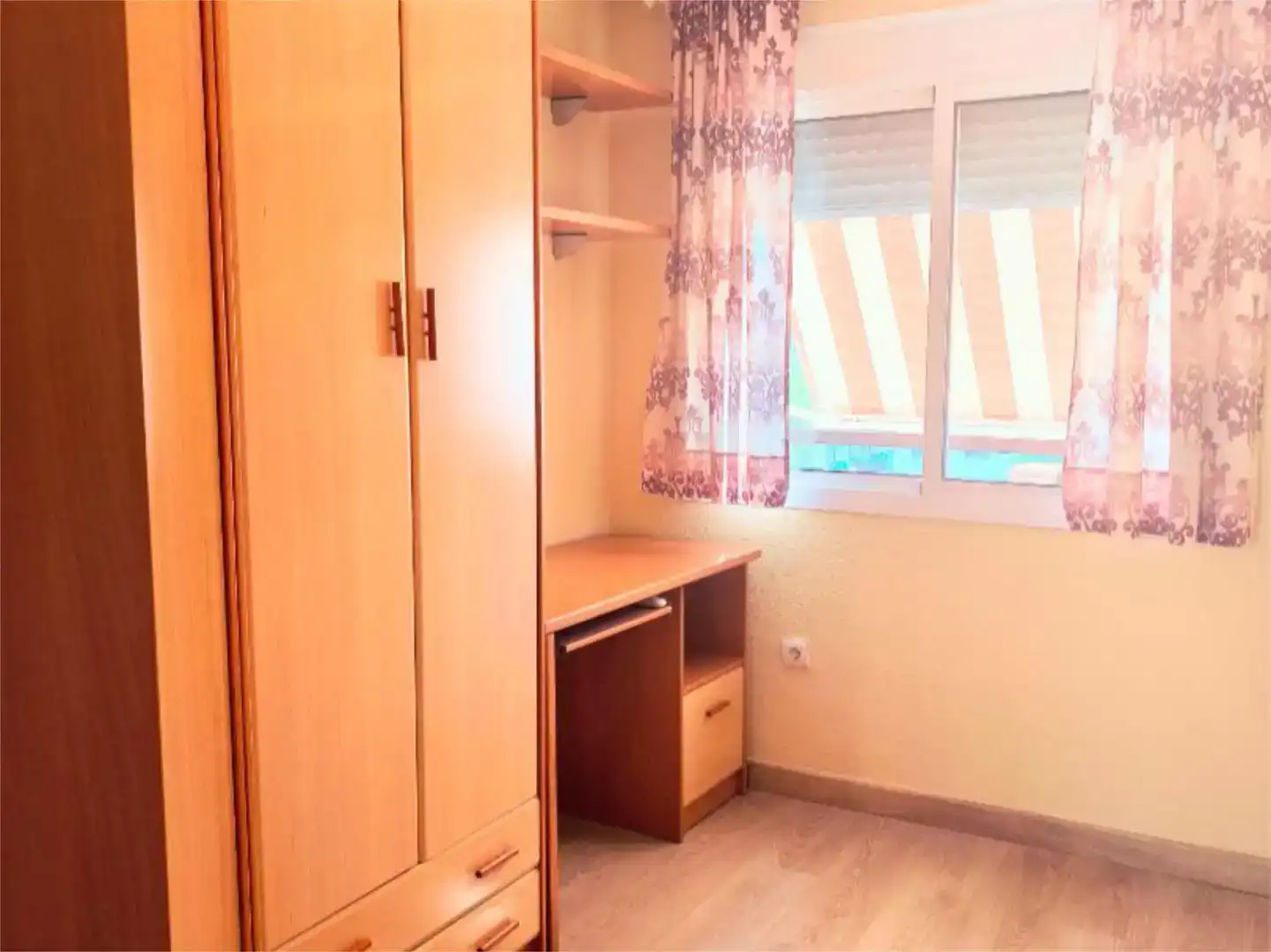 Schlafzimmer von Wohnung zum Verkauf in  Sevilla Capital mit Klimaanlage und Balkon