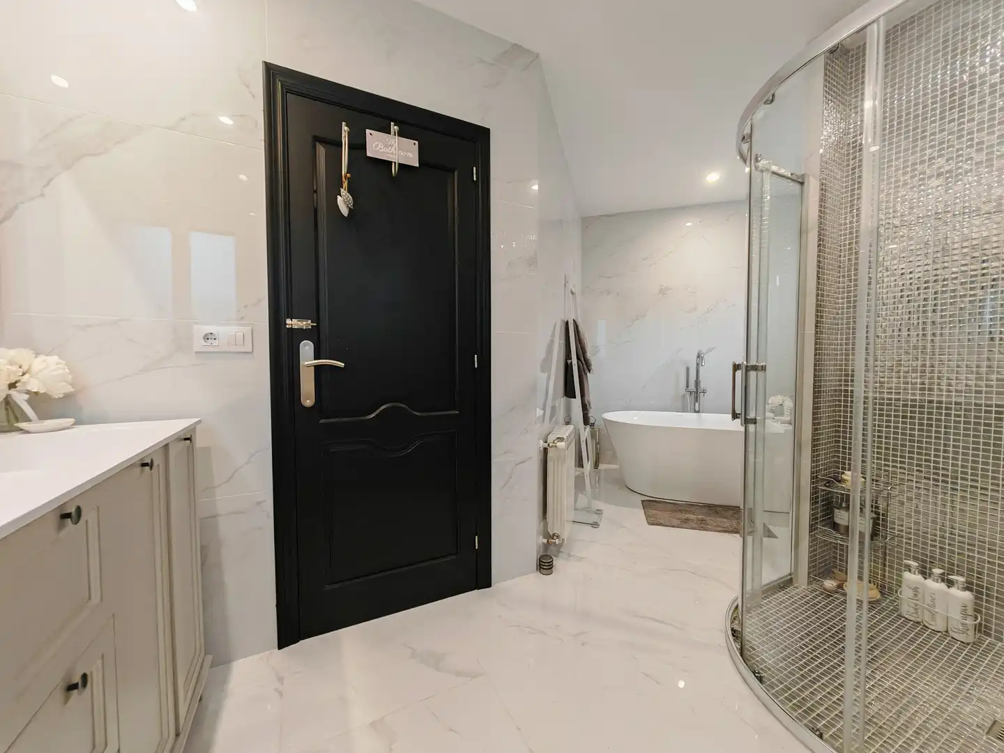 Bathroom of Houses for sale in Dénia  with Air Conditioner, Heating and Terrace