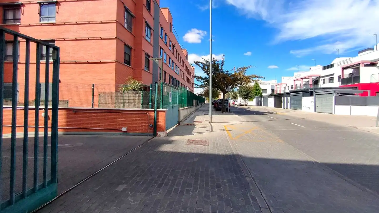 Aparcament de lloguer a Joan Miró, imagen 4