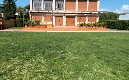 Jardí de Casa o xalet de lloguer en Mazagón amb Aire condicionat, Terrassa i Moblat