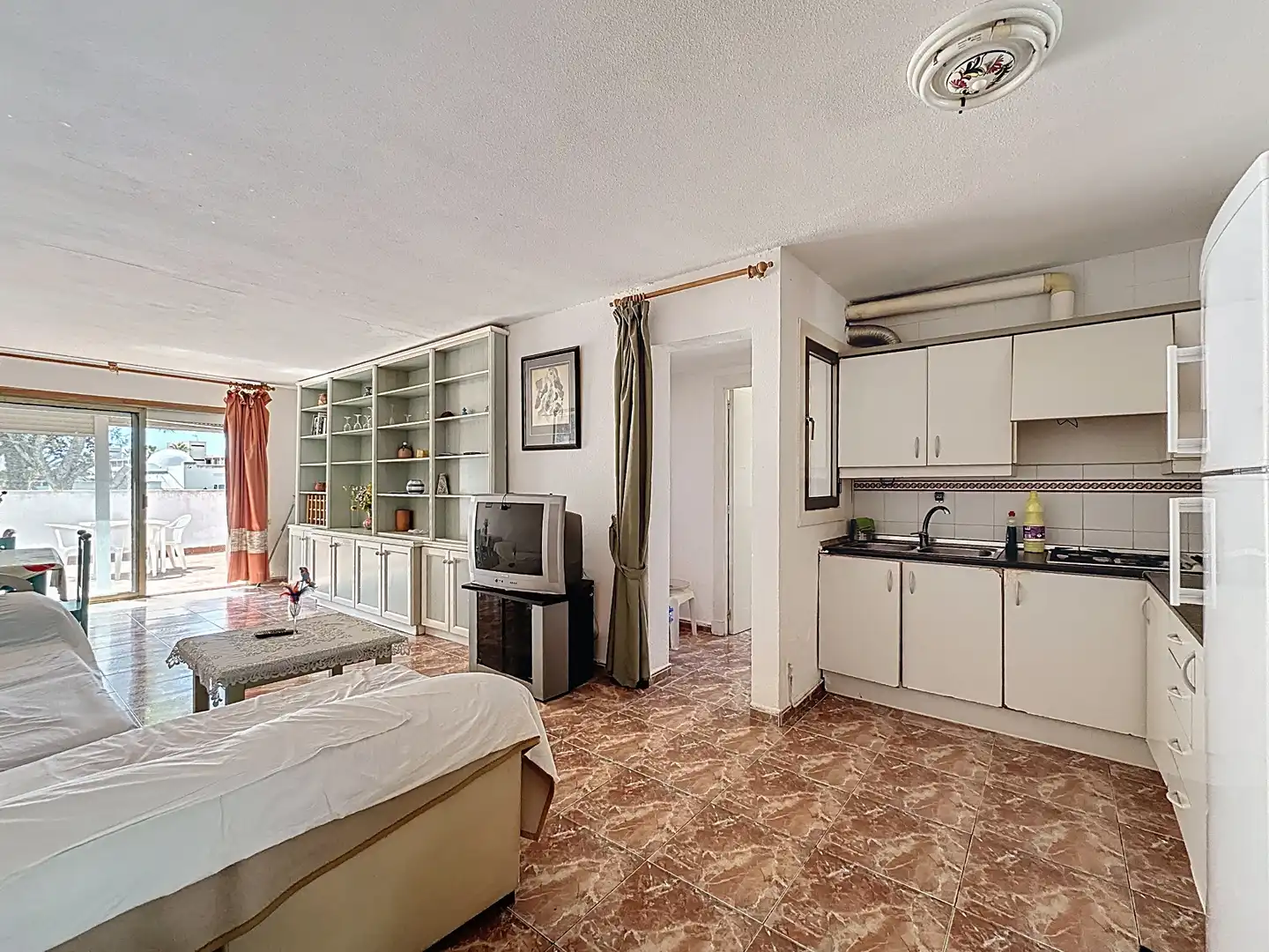 Cocina de Apartamento en venta en Roquetas de Mar con Jardín privado, Terraza y Amueblado