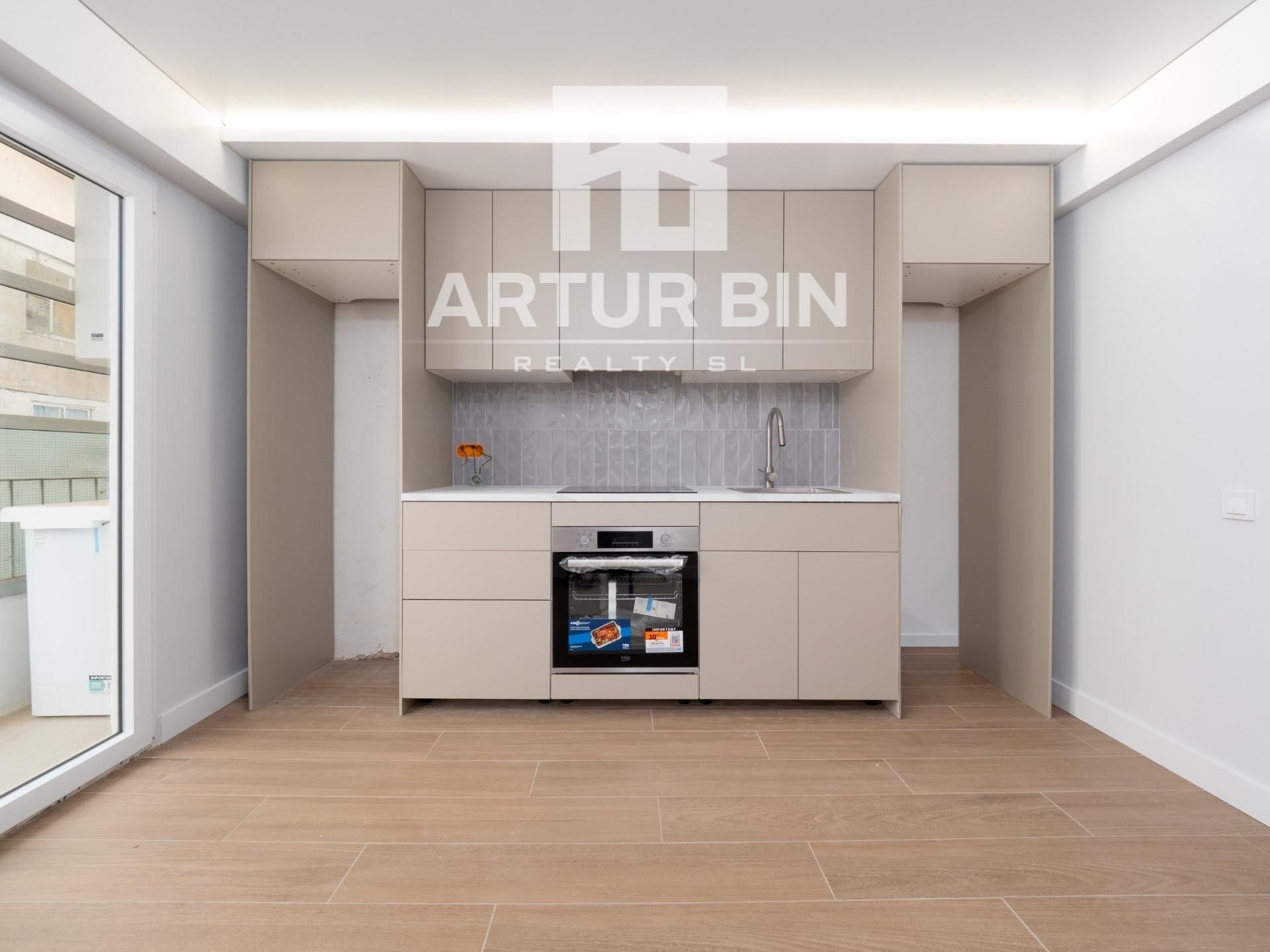 Kitchen of Apartment for sale in  Valencia Capital  with Air Conditioner and Balcony