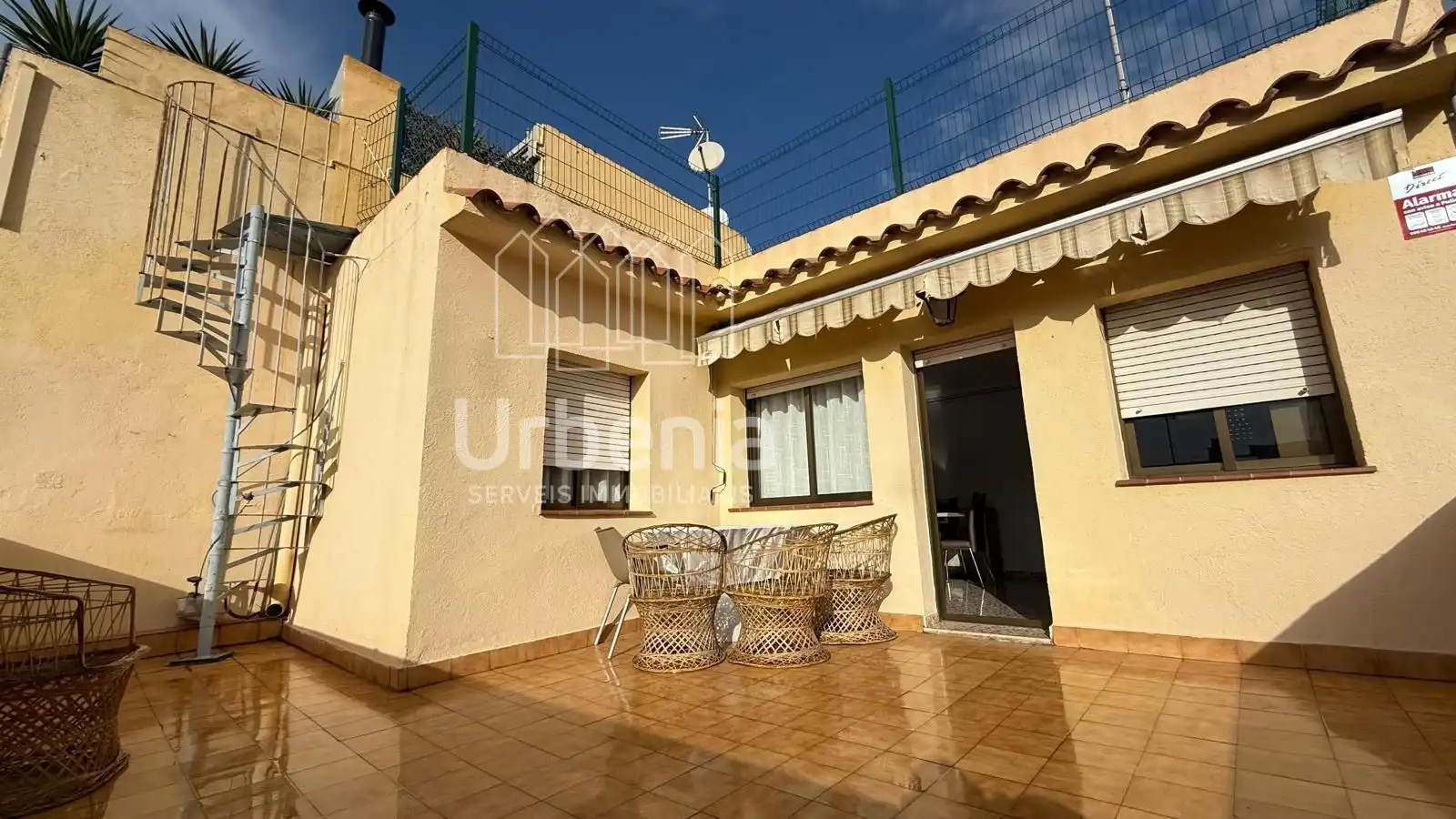Vista exterior de Dúplex en venta en Mataró con Calefacción y Terraza