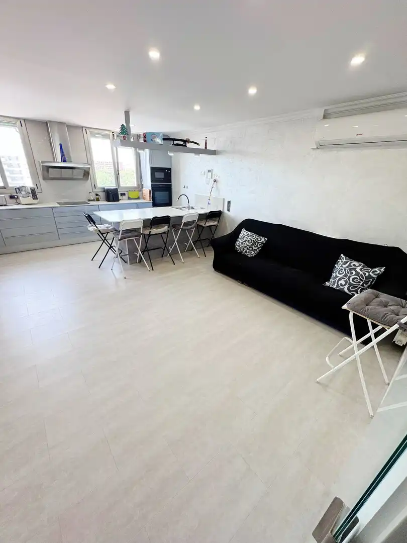 Sala de estar de Dúplex en venta en Sabadell con Terraza, Trastero y Balcón