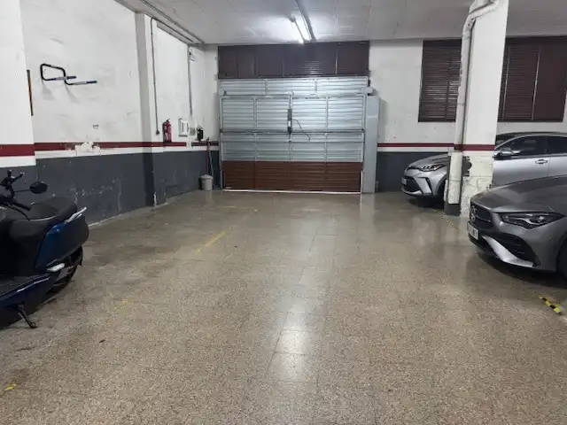 Individual en venta en Carrer d'Ausona