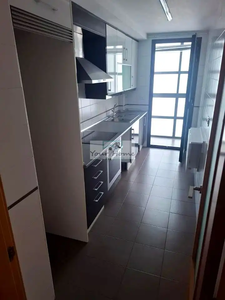 Cuina de Pis de lloguer en Torrejón de Ardoz amb Aire condicionat, Calefacció i Moblat