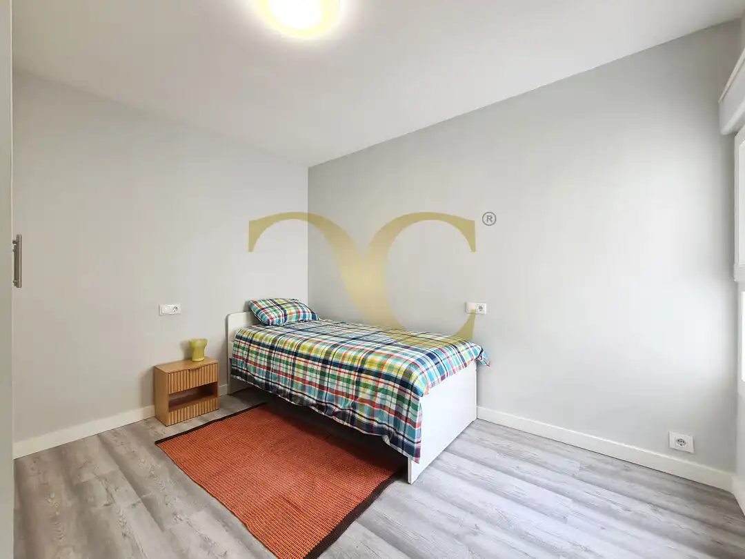Habitación de Piso en venta en Oviedo  con Calefacción y Amueblado