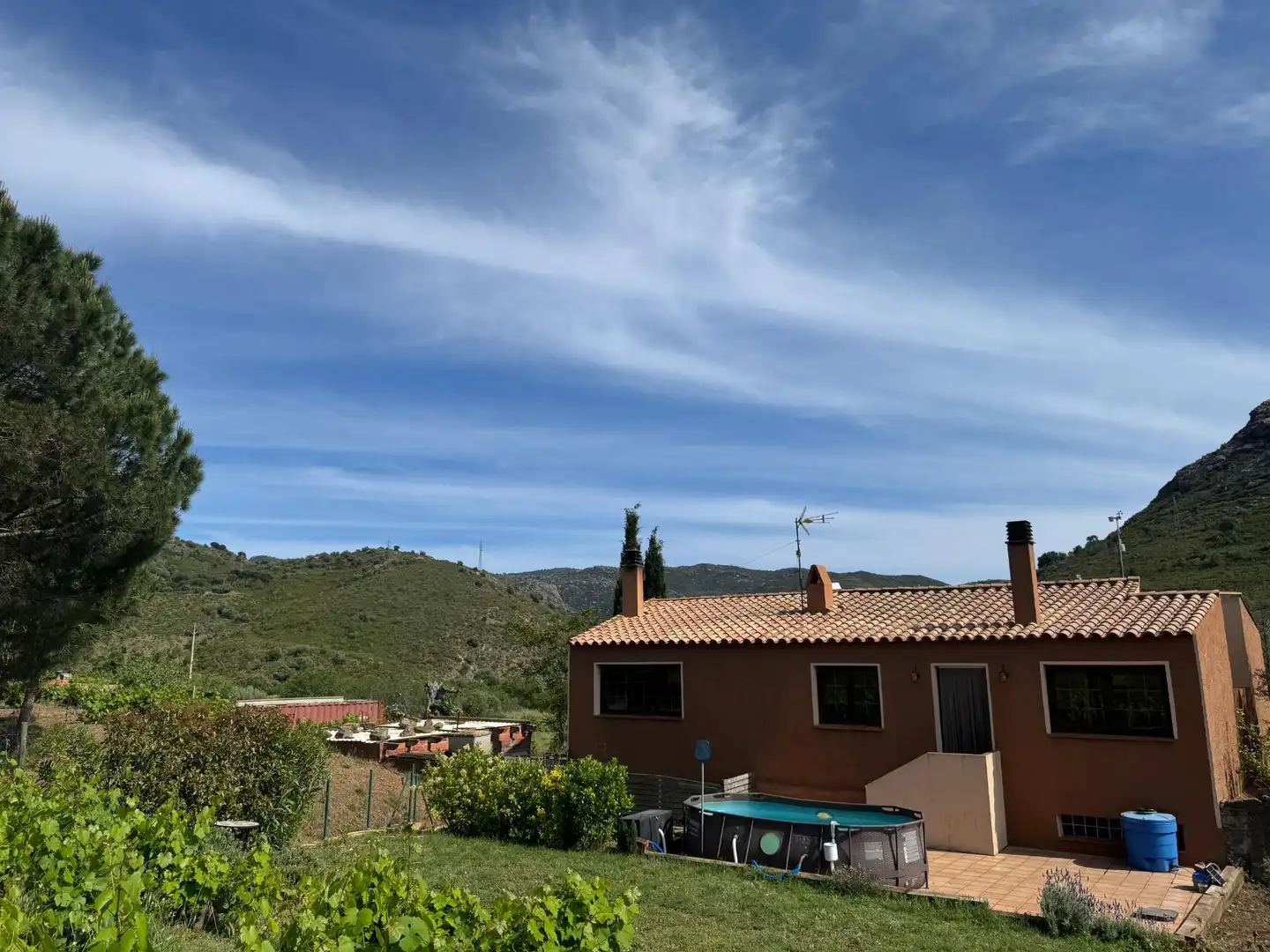 Vista exterior de Casa o xalet en venda en Llançà amb Aire condicionat, Calefacció i Jardí privat