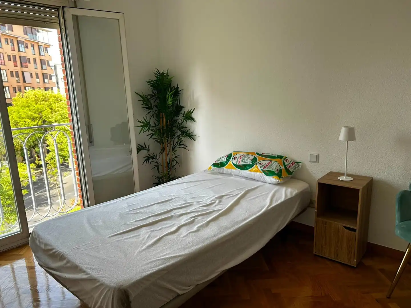 Schlafzimmer von Wohnung zur Miete in Madrid mit Klimaanlage, Heizung und Parkett