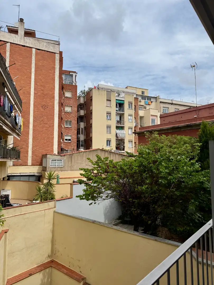 Außenansicht von Wohnung zum Verkauf in Barcelona mit Klimaanlage, Heizung und Parkett