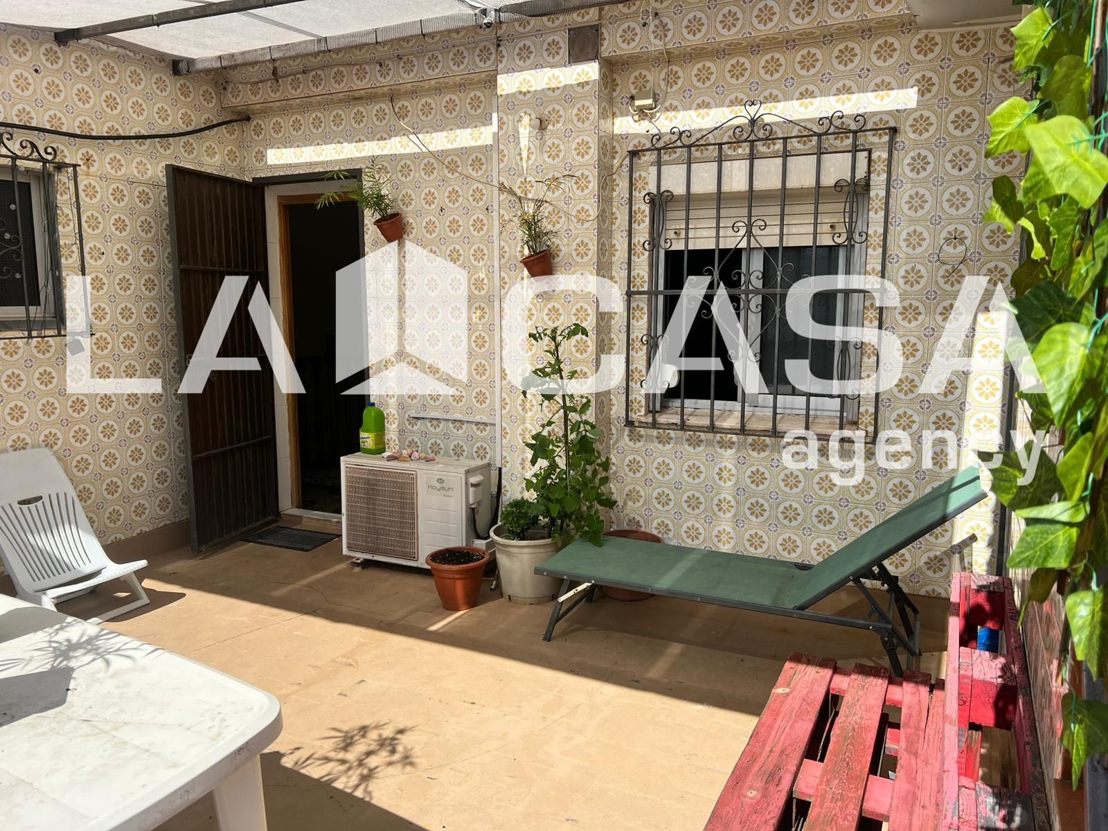 Terrassa de Casa o xalet en venda en Dos Hermanas amb Aire condicionat, Terrassa i Traster