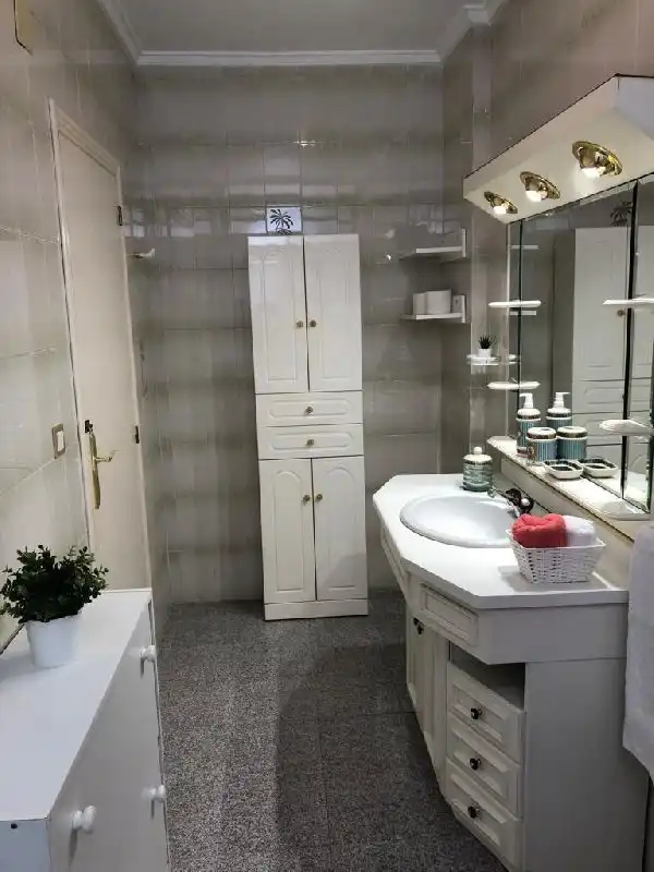 Badezimmer von Maisonette zum Verkauf in Santa Pola mit Klimaanlage und Terrasse