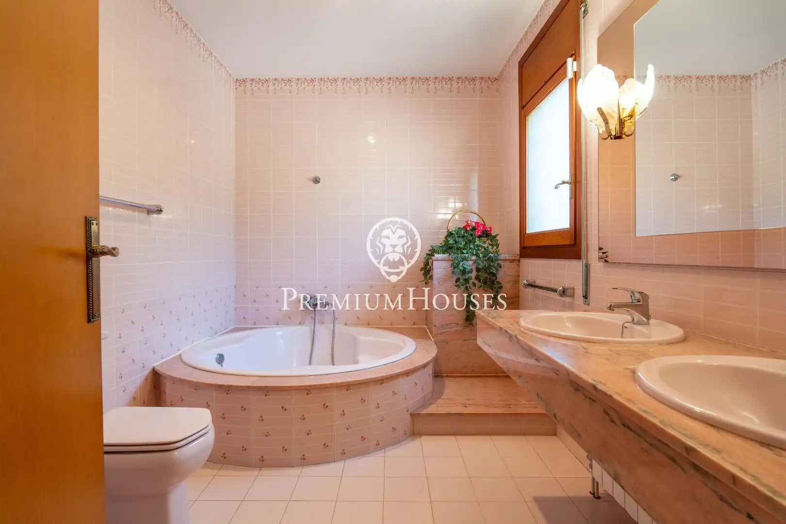 Bathroom of Houses for sale in Cambrils  with Heating, Private garden and Terrace