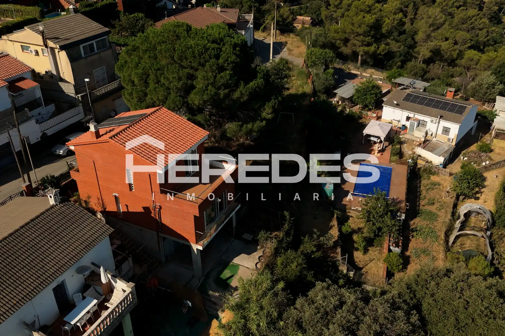 Vista exterior de Casa o chalet en venta en Torrelles de Llobregat con Calefacción, Jardín privado y Terraza