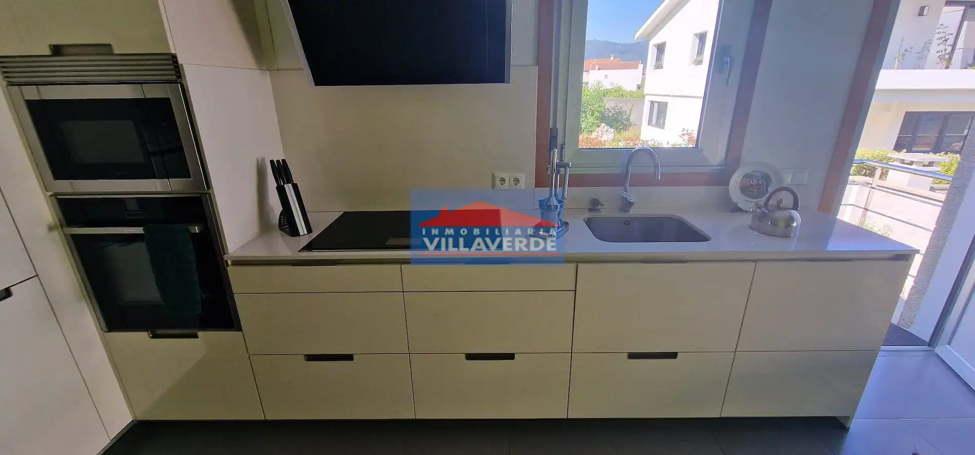 Cocina de Casa o chalet en venta en Cangas  con Terraza, Trastero y Piscina
