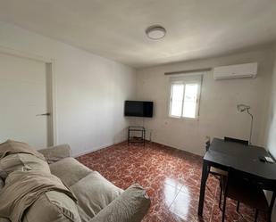 Living room of Flat to rent in  Granada Capital  with Air Conditioner and Heating