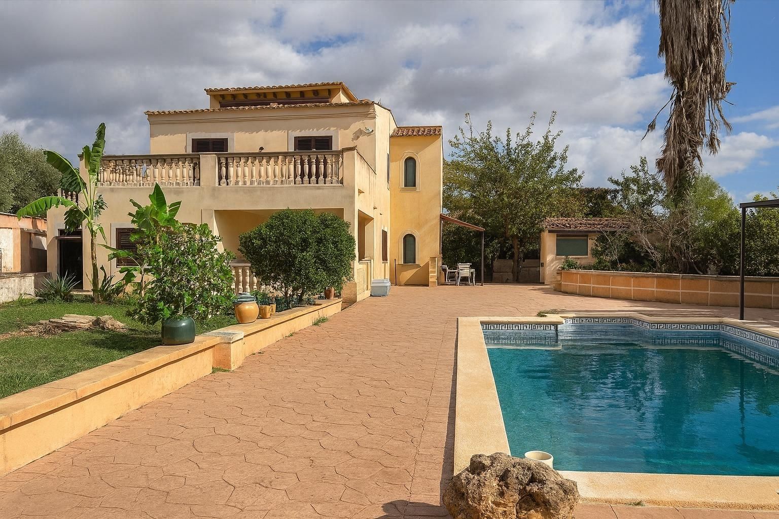 Vista exterior de Finca rústica en venda en Bunyola amb Jardí privat, Terrassa i Traster