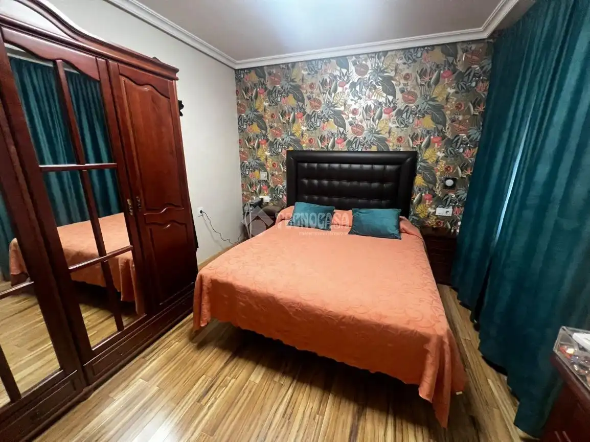 Dormitori de Casa adosada en venda en Badajoz amb Aire condicionat i Terrassa