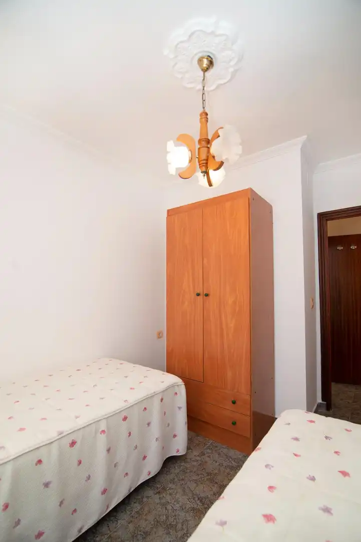 Habitación de Casa o chalet en venta en Chiclana de la Frontera con Aire acondicionado, Jardín privado y Trastero