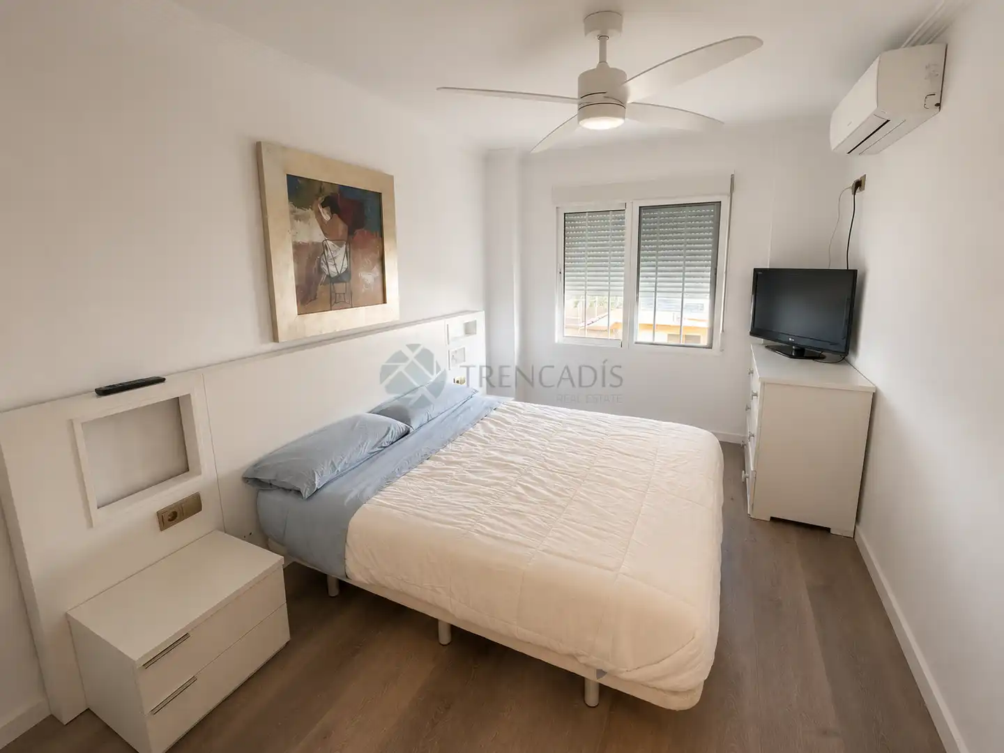 Habitación de Piso en venta en Valencia con Terraza, Piscina y Balcón