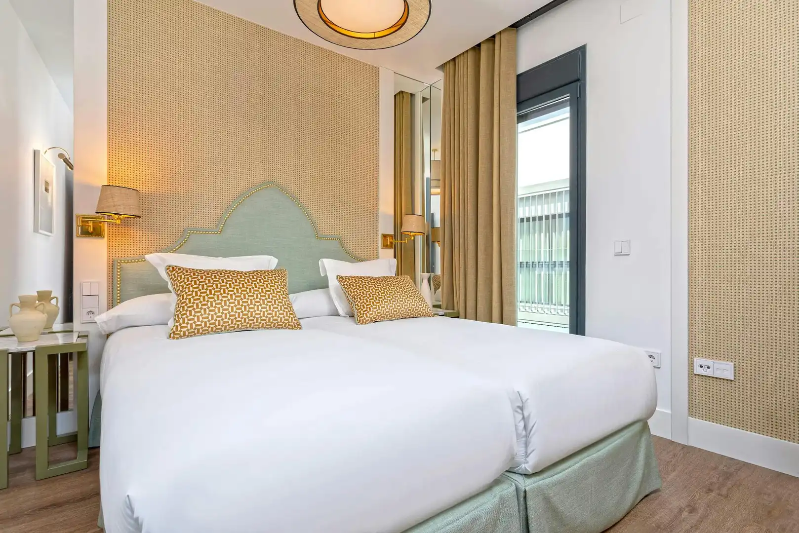 Bedroom of Flat for rent in Sevilla  with Air Conditioner, Heating and Washing machine