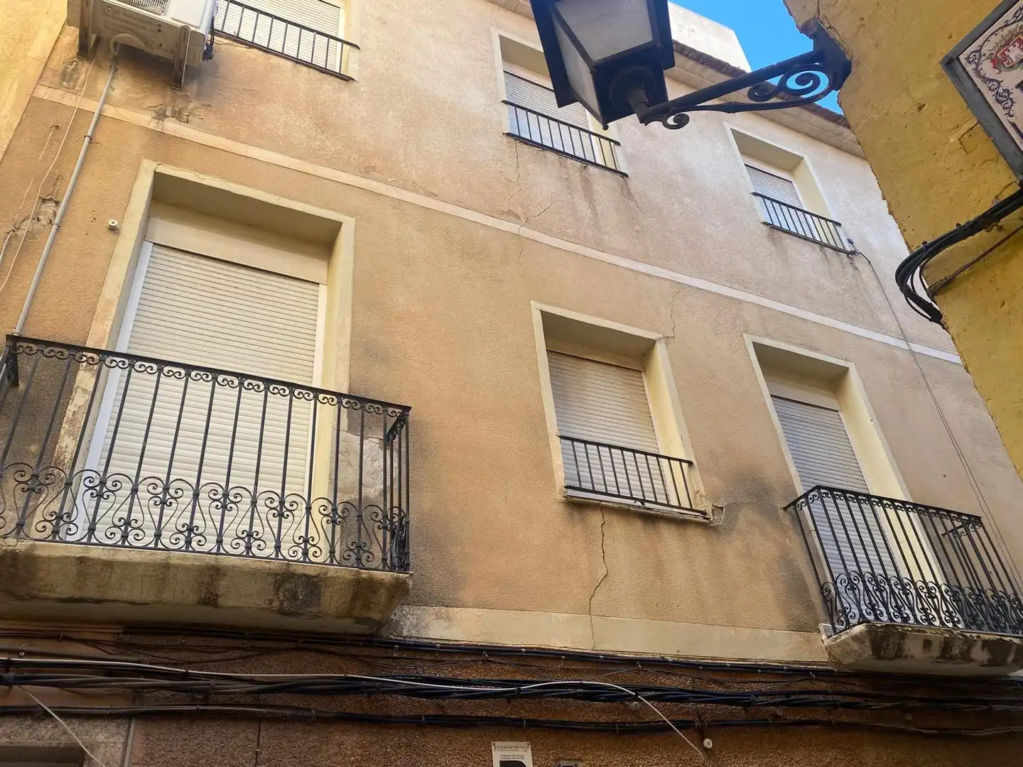 Vista exterior de Casa o xalet en venda en Petrer amb Aire condicionat i Balcó
