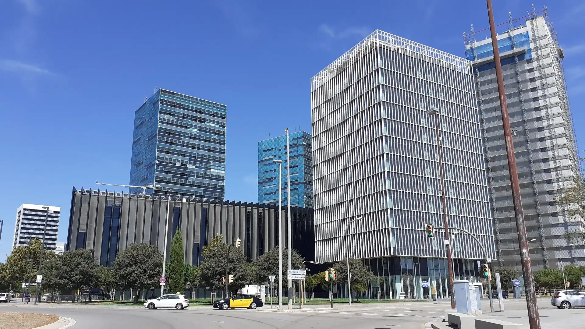 Außenansicht von Fabrikhallen zur Miete in L'Hospitalet de Llobregat