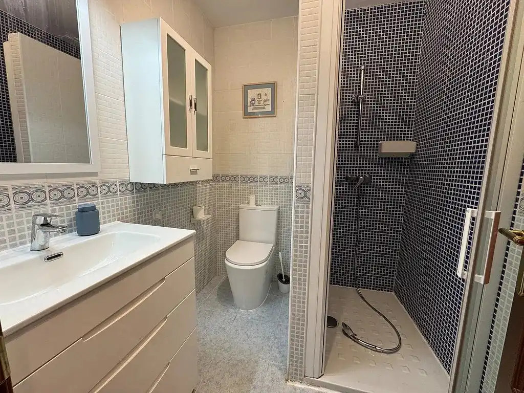 Baño de Casa adosada en venta en El Escorial con Calefacción, Jardín privado y Parquet