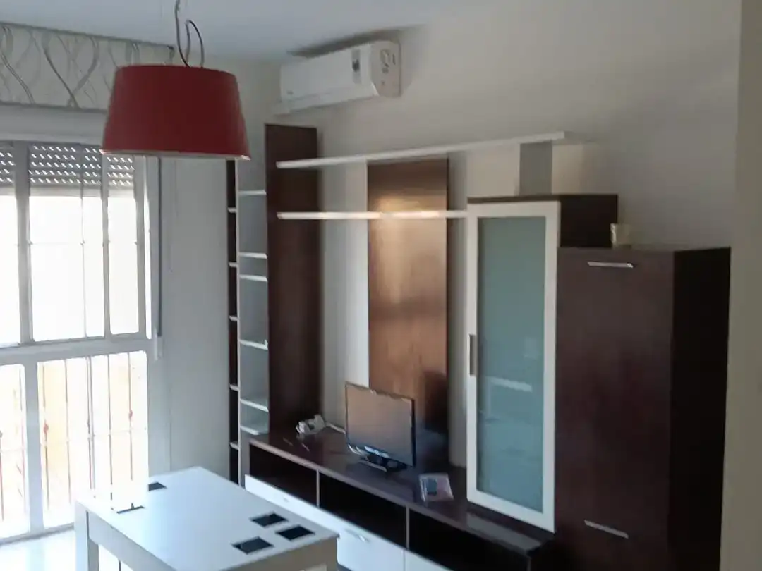 Wohnzimmer von Wohnung zur Miete in La Línea de la Concepción mit Klimaanlage und Balkon