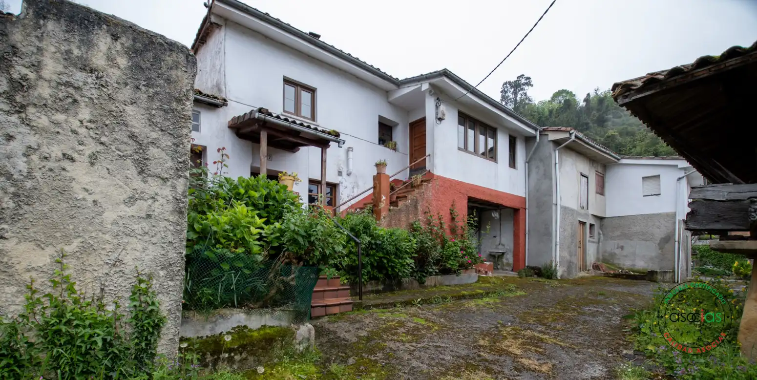 Vista exterior de Casa adosada en venda en Villaviciosa amb Calefacció