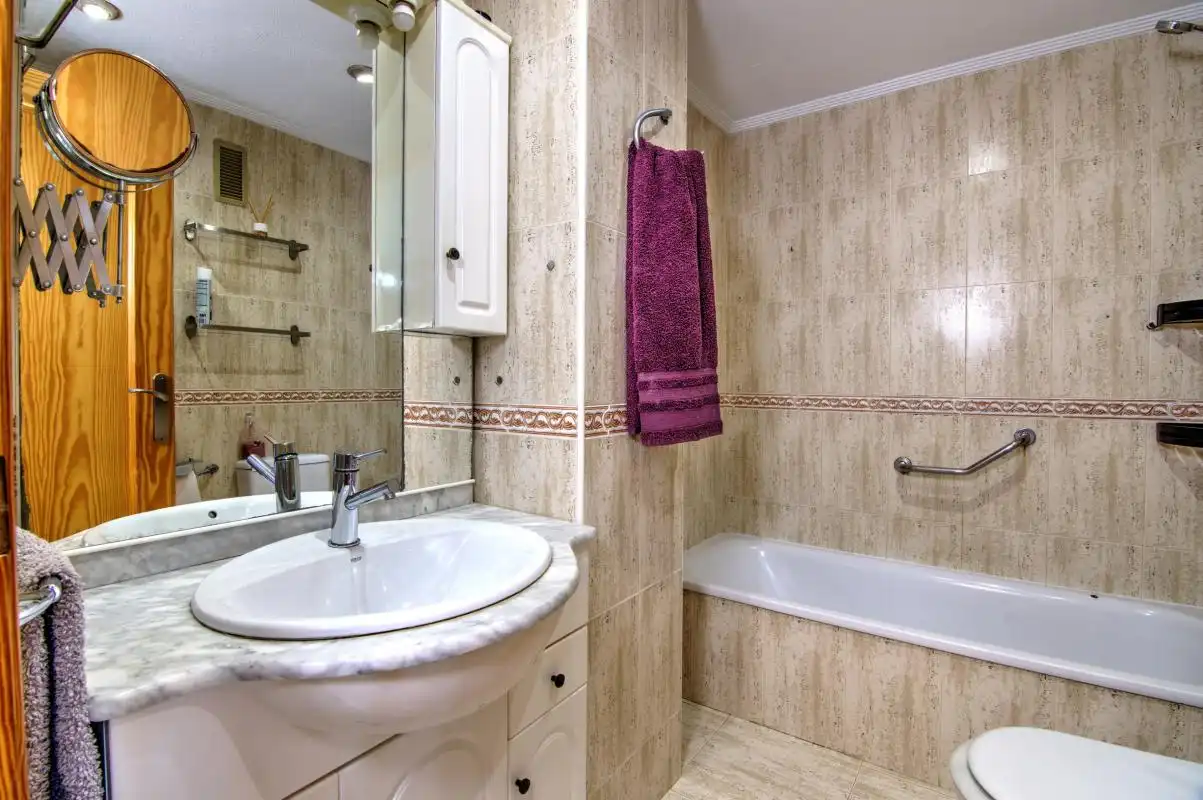 Bathroom of Flat for sale in San Vicente del Raspeig / Sant Vicent del Raspeig  with Air Conditioner, Heating and Private garden